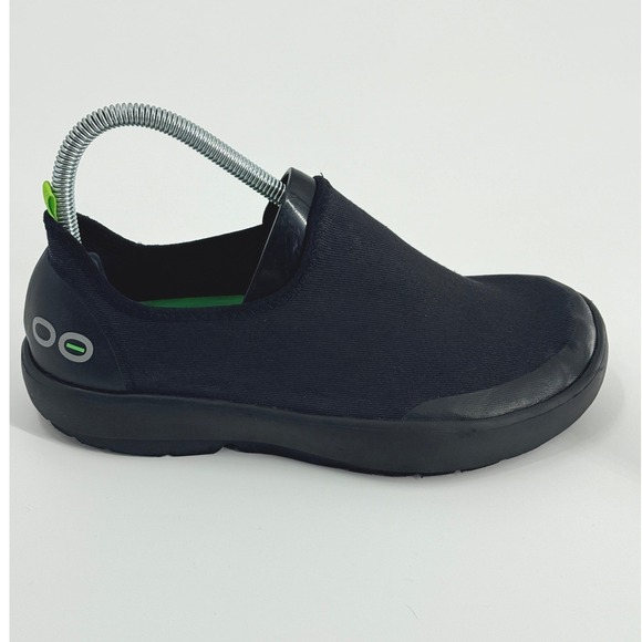 OOFOS Shoes - OOFOS OOmg Low eeZee Shoe Womens Sz 7.5 Recovery comfort casual Black slip on